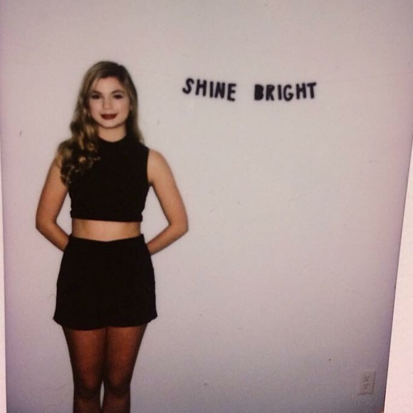 Meet your Posher, Caroline - Picture 1 of 1